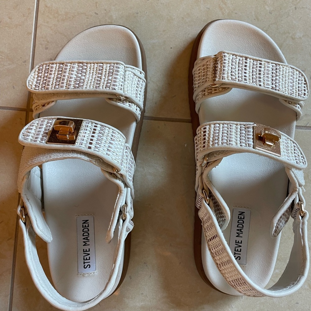 Steve Madden Cream Textured Sandals
